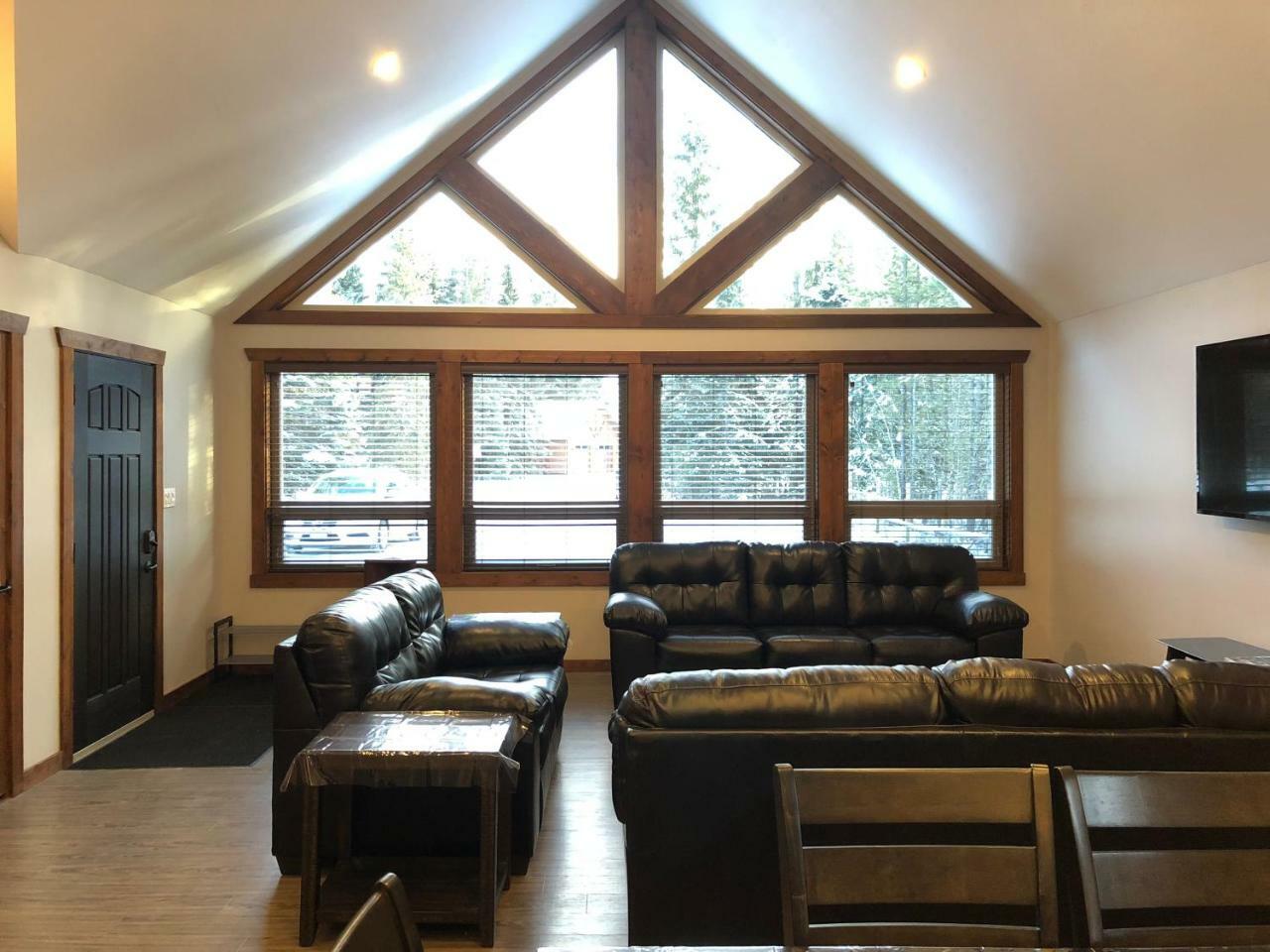 Villa Wolf Den Valemount Exterior foto