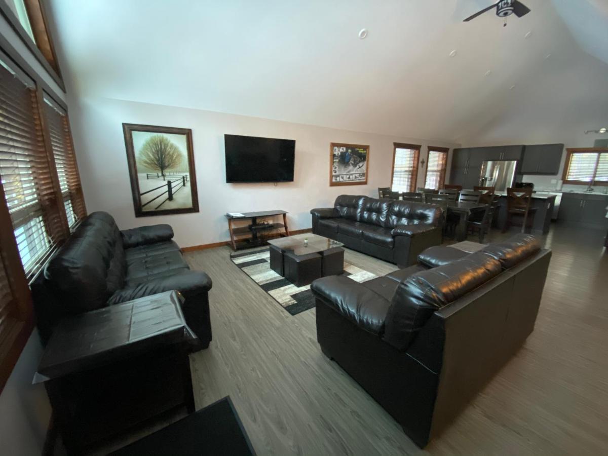 Villa Wolf Den Valemount Exterior foto